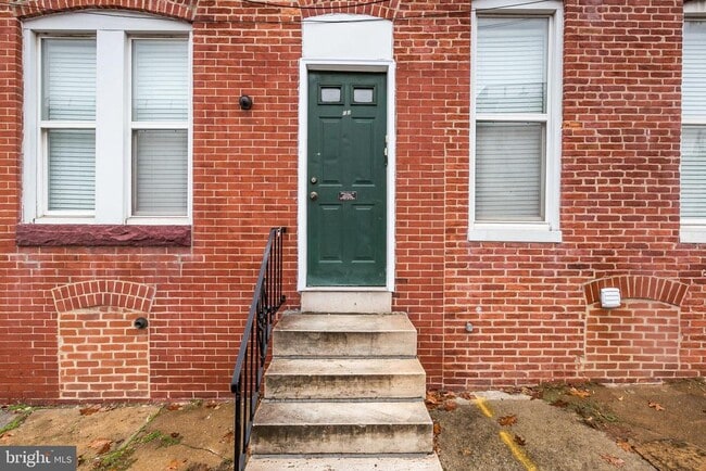 Building Photo - 1458 Riverside Ave
