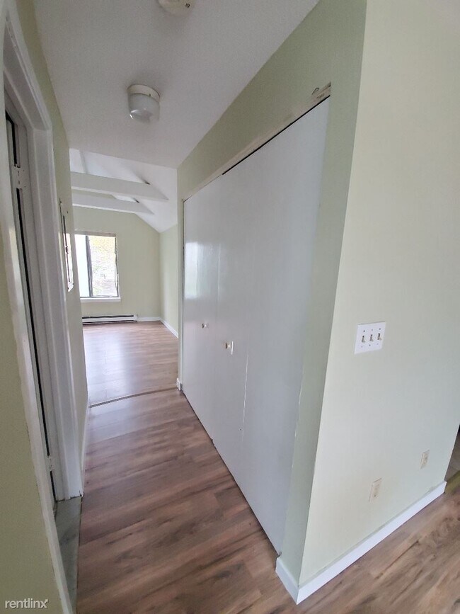Foto del edificio - 1 br, 1 bath  - 76 Terrace St Apt B5 B5