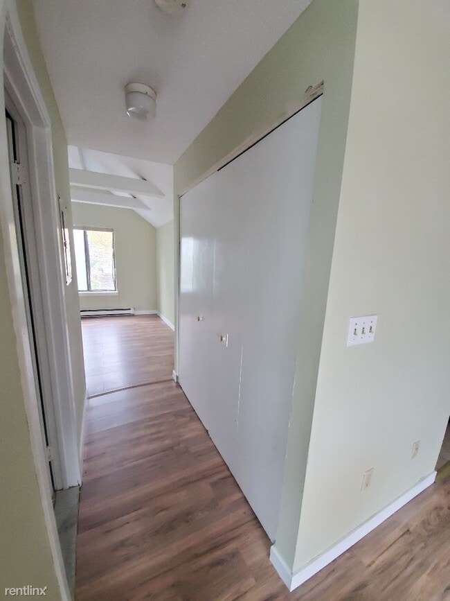 Building Photo - 1 br, 1 bath  - 76 Terrace St Apt B5 B5