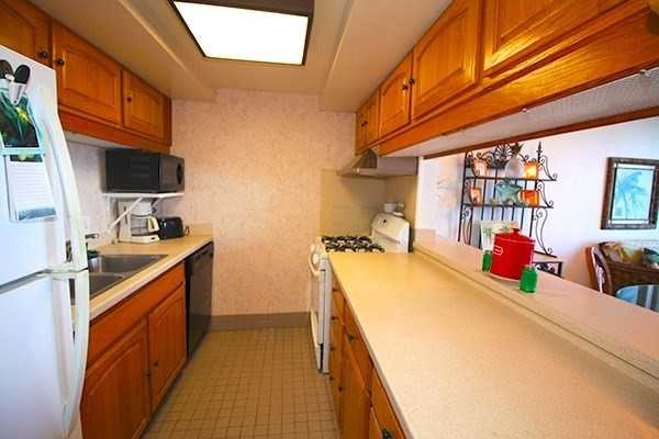 Fully-functional, well stocked kitchen - 2405 Kalanianaole Ave
