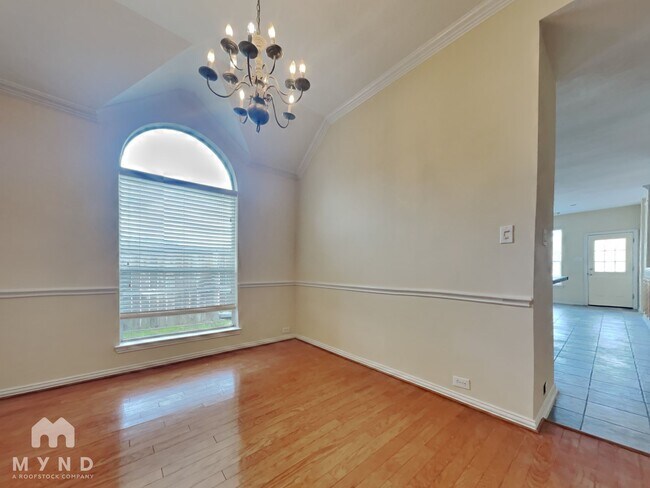 Foto del edificio - 3009 Fallbrook Ct