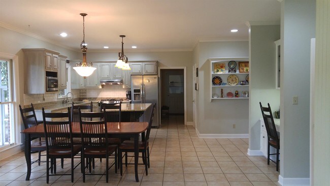 Foto del edificio - 106 Hidden Lakes Dr