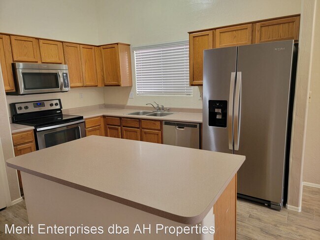 Foto del edificio - 4 br, 2 bath House - 9643 N 94TH AVE