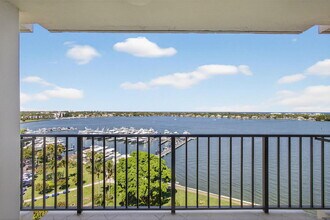 Building Photo - 134 Lakeshore Dr