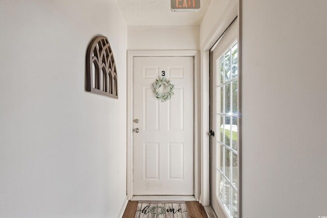 Foto del edificio - 4242 Pinehurst Cir