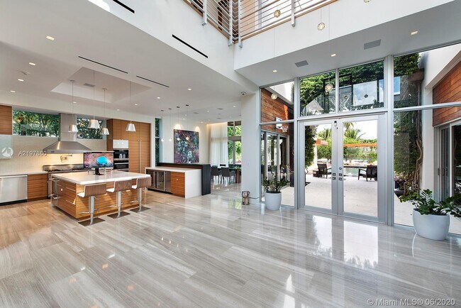 Foto del edificio - 2111 Lake Ave