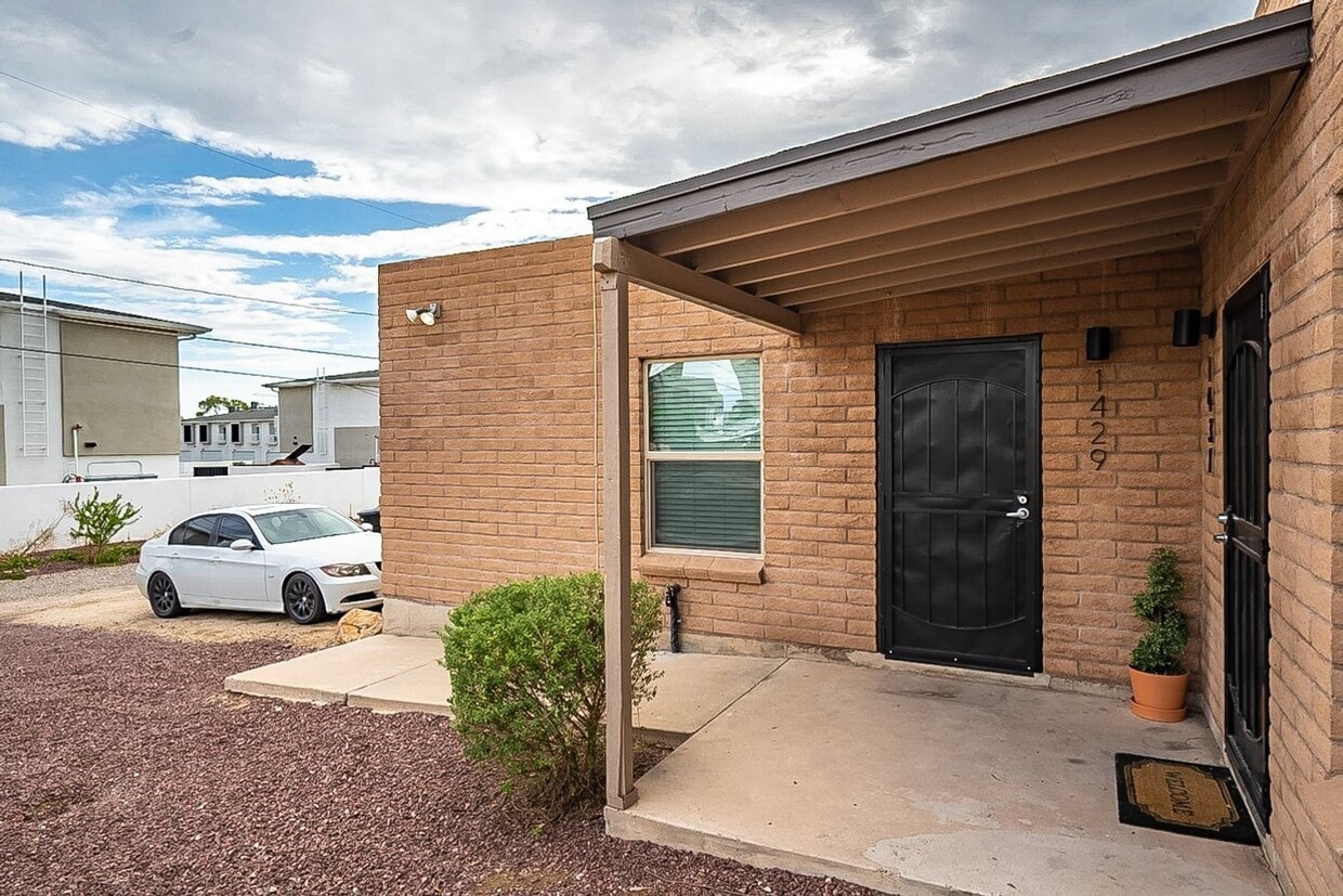 Foto principal - 1429 N Highland Ave