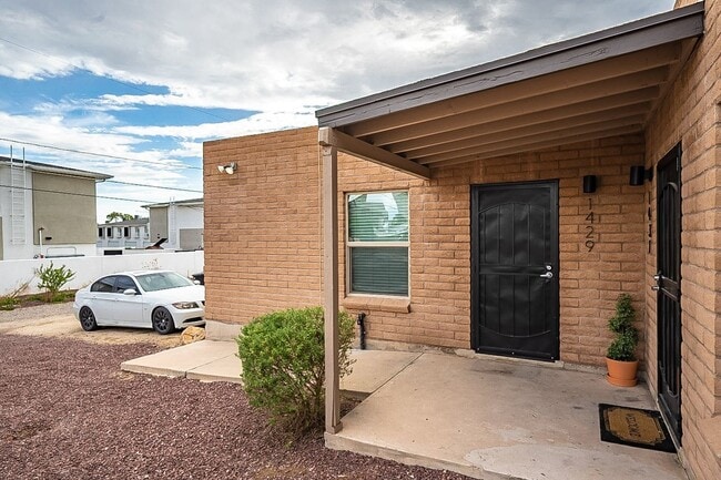 Photo - 1429 N Highland Ave Apartment