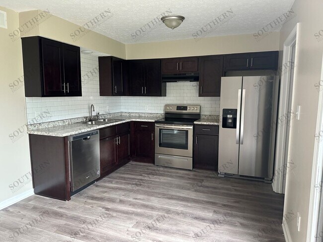 Foto del edificio - 142 Westwood Cir