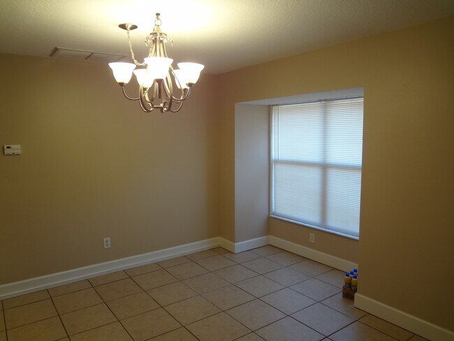 Foto del edificio - 3 bedroom home located on a Cul-De-Sac
