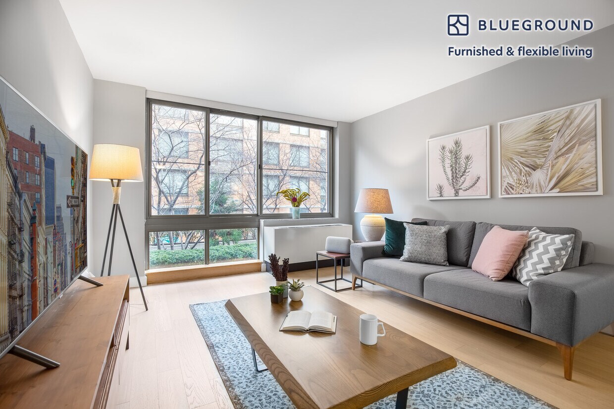 Foto principal - 130 W 15th St