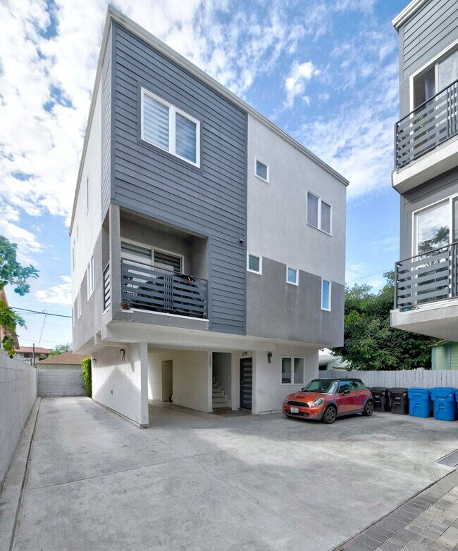 Foto del edificio - 127 1/2 N Mountain View Ave