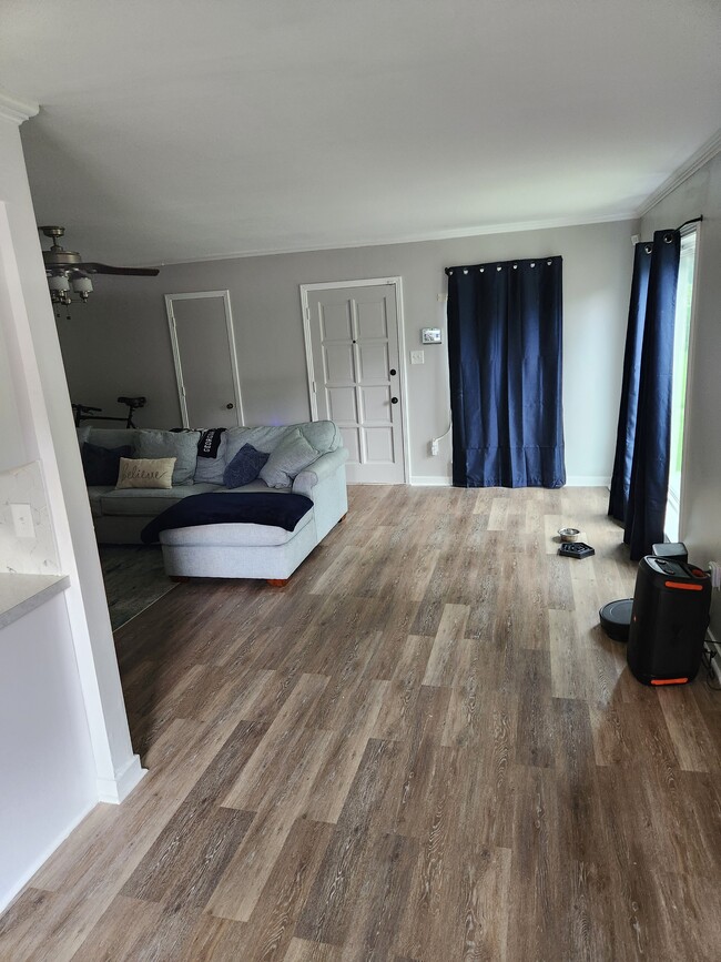 Foto del edificio - 4422 Ridgewood Rd