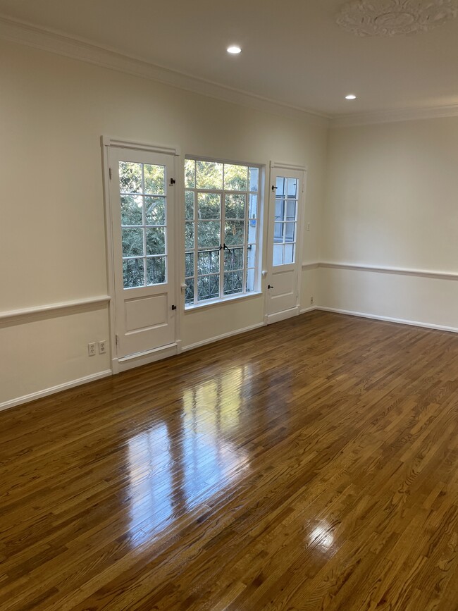 Building Photo - 9830 Charleville Blvd