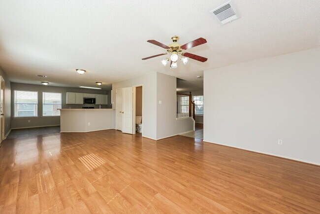Foto del edificio - 735 Cedarwood Dr
