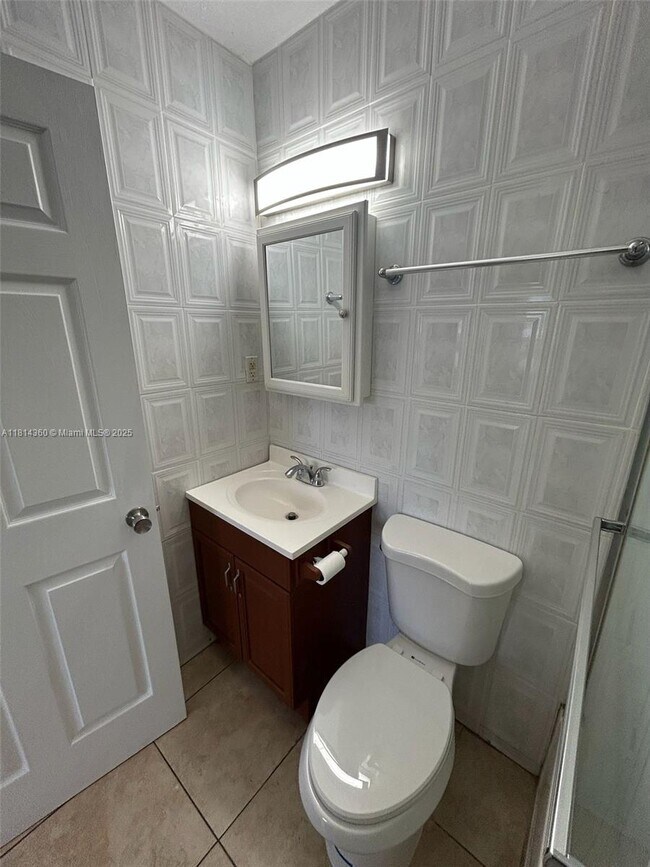 Building Photo - 8840 SW 38th St
