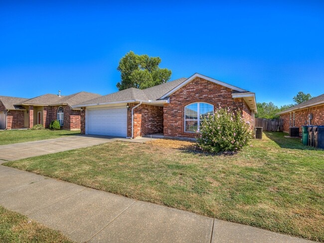 Building Photo - 1104 Westridge Dr