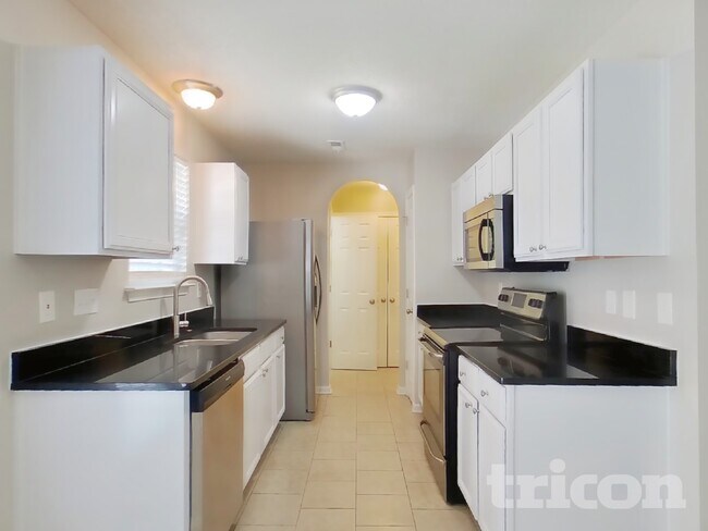 Building Photo - 1787 Mission Oaks St