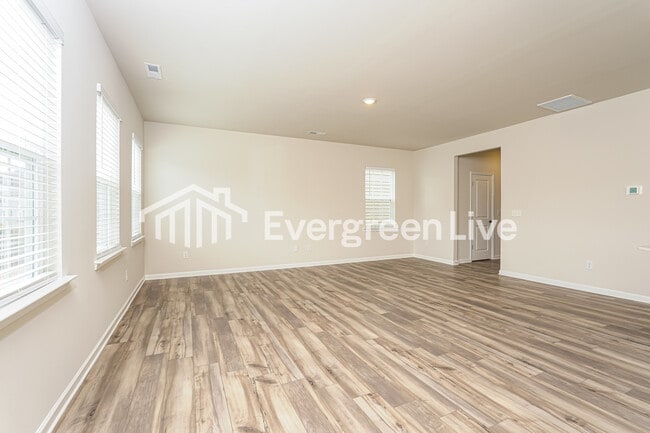 Foto del edificio - 5585 Hydrangea St