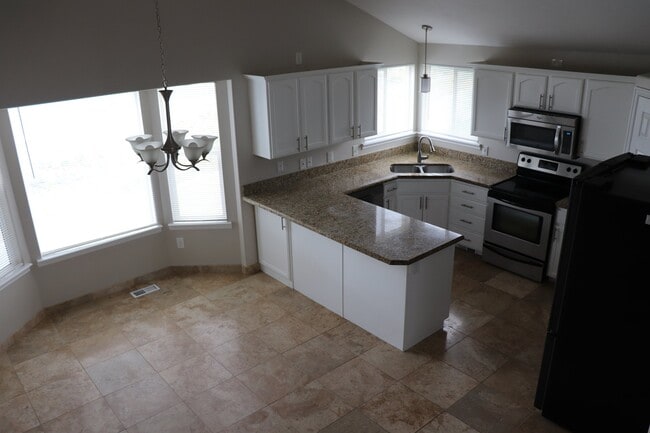 Building Photo - 6793 Mountain Aura Dr