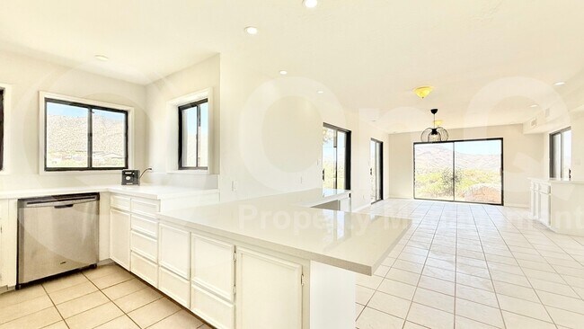 Building Photo - 11602 E Manana Rd