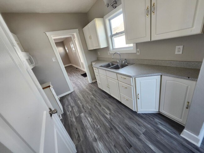 Foto del edificio - 3 bed 2 full bath Cape cod in Dayton with ...