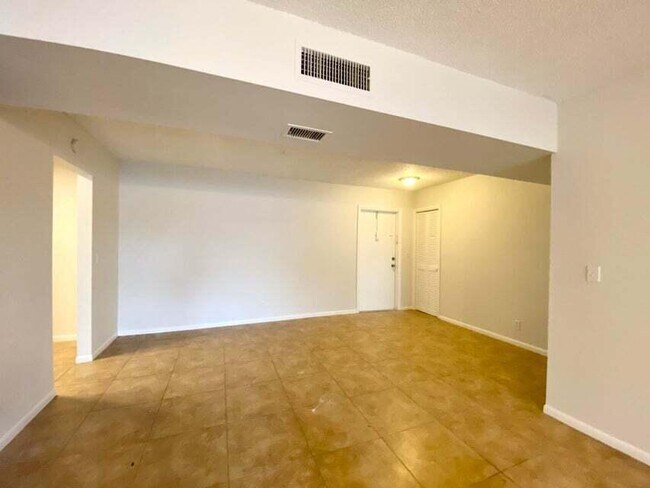 Foto del edificio - 622 NW 13th St