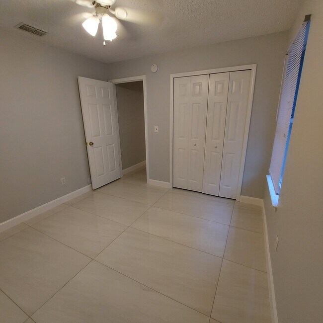 Foto del edificio - 4722 Fireside Dr