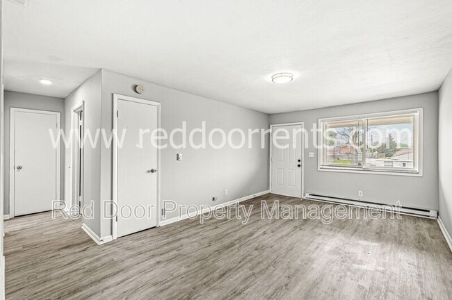 Foto del edificio - 10301 Medallion Dr