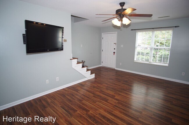 Building Photo - 2 br, 1.5 bath House - 818 Coleville Way
