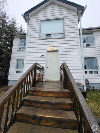 Building Photo - 448 Arnley St