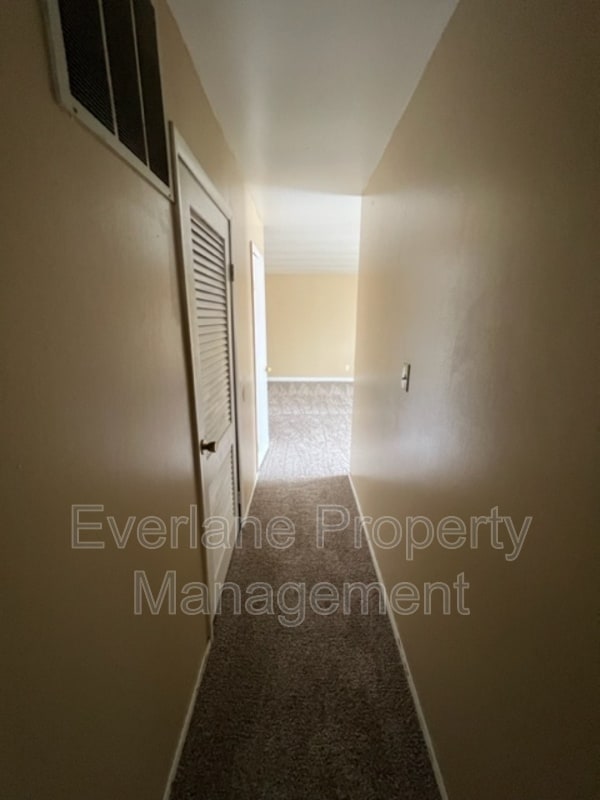 Building Photo - 2617 Morning Star Dr