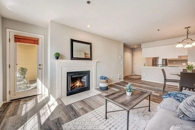 Foto del edificio - Cozy 2bd Bellevue condo