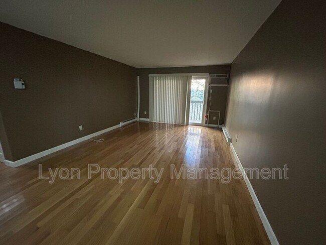 Foto del edificio - 78 Buddington Rd