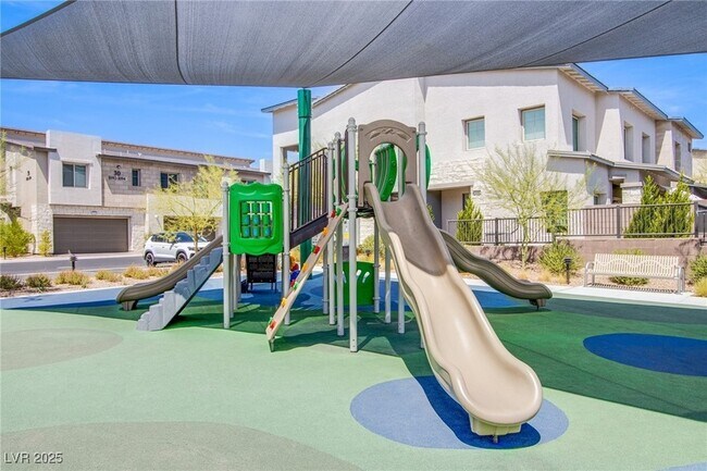 Foto del edificio - 600 N Carriage Hill Dr