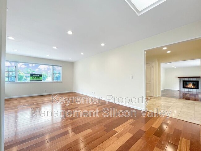 Building Photo - 772 Springwood Dr