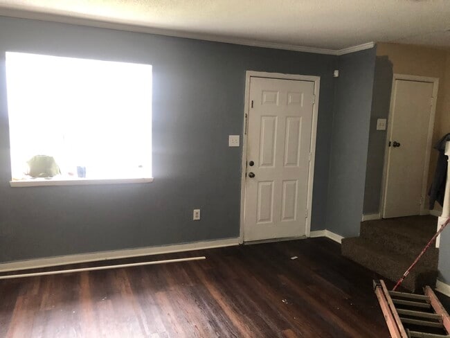 Building Photo - 904 Glastonbury Cir