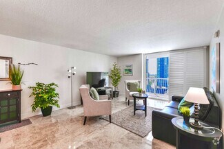 Building Photo - 1200 Brickell Bay Dr