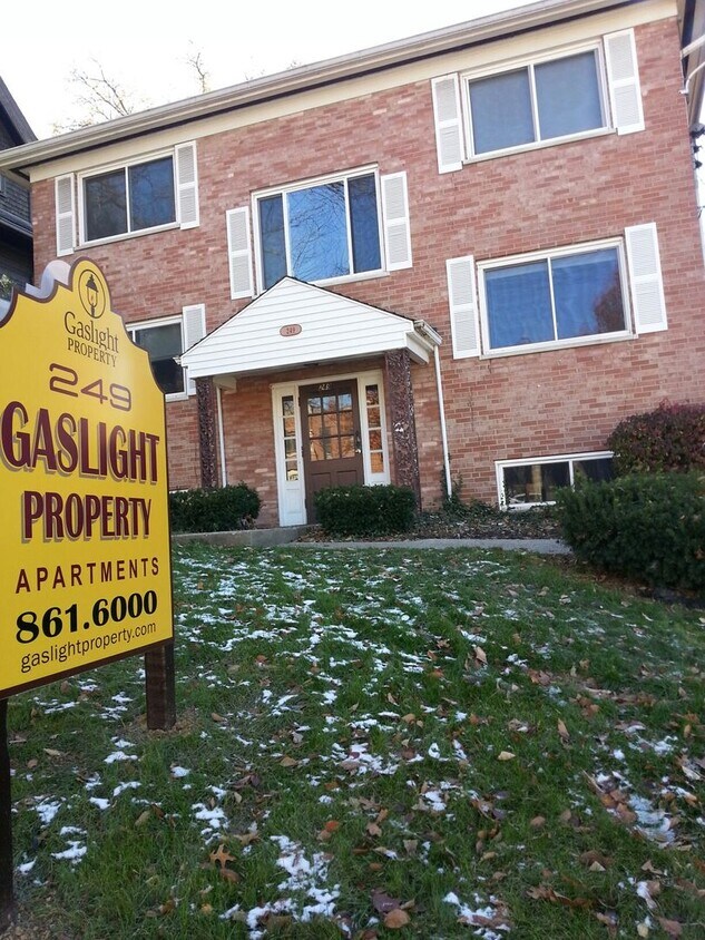 Foto principal - 249 Senator Pl