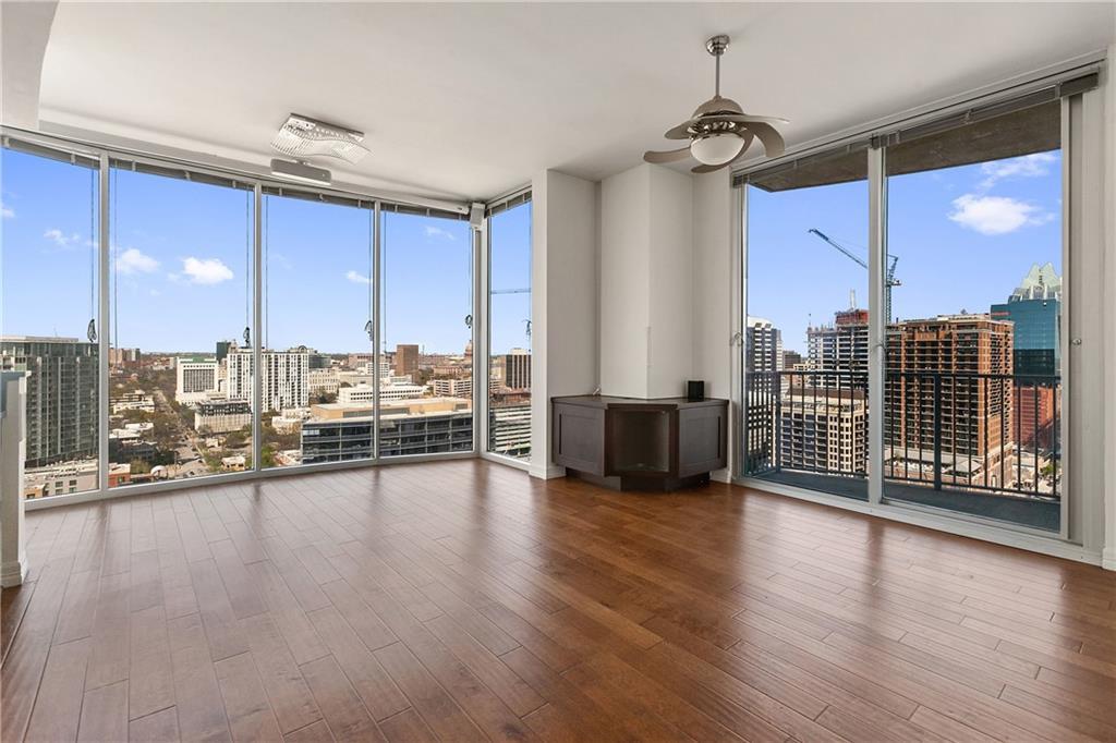 Primary Photo - 360 Nueces St