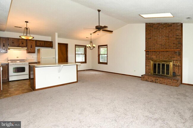 Building Photo - 10115 Erin Ct