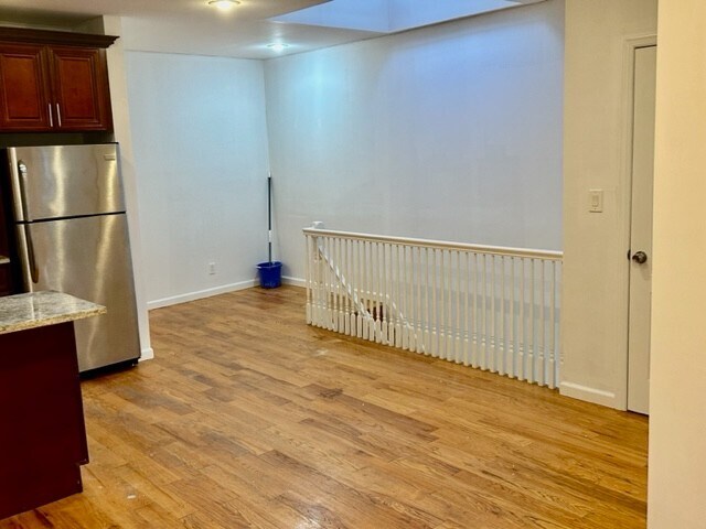 Foto del edificio - SPACIOUS 3 BEDROOM APARTMENT