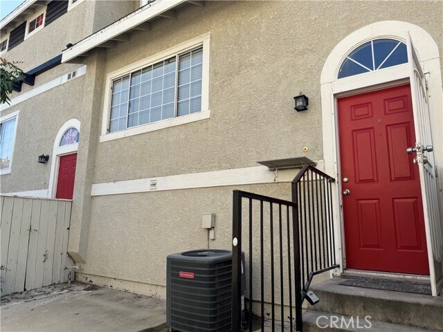 Building Photo - 5704 Sultana Ave