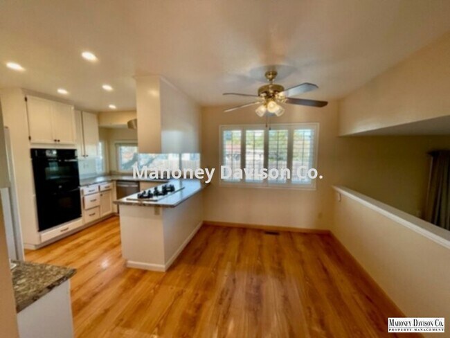 Foto del edificio - 749 Adobe Rd