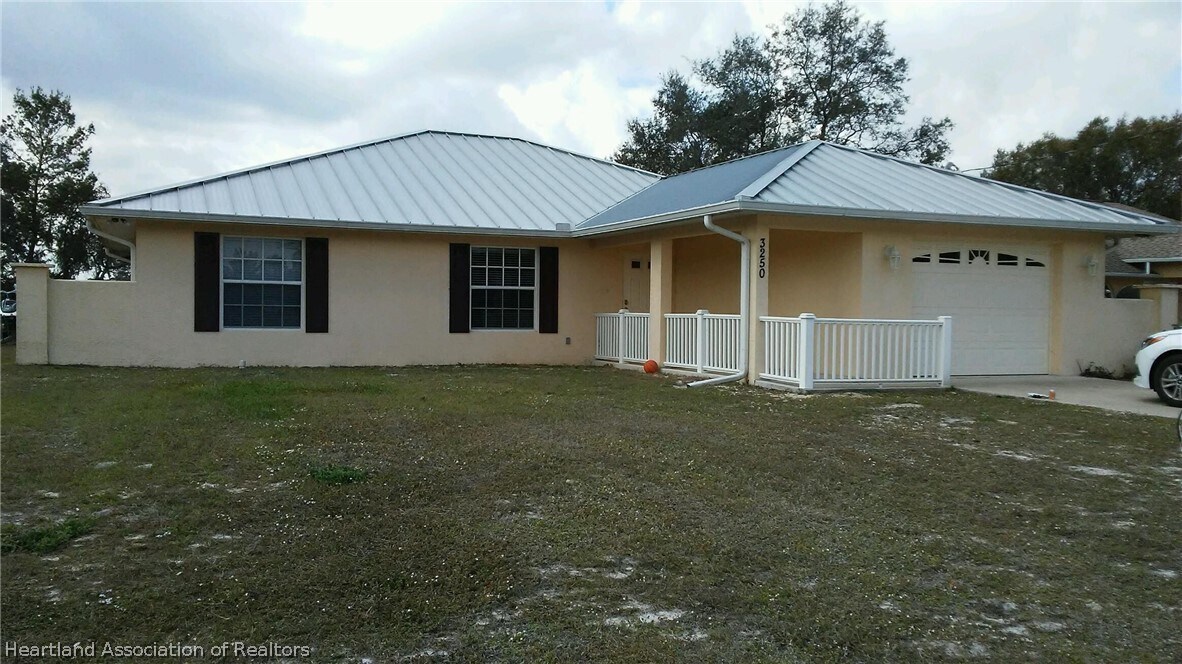 Primary Photo - 3250 Popinjay Ave