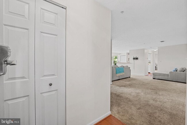 Building Photo - 699 Winding Stream Way