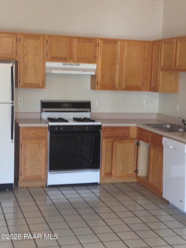 Building Photo - 6144 N Rockland Dr