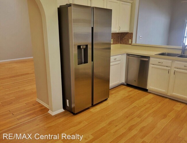 Building Photo - 3 br, 2 bath House - 634 Queensbridge Dr