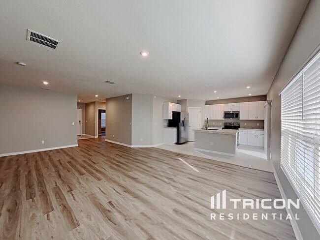 Building Photo - 3948 Fescue St