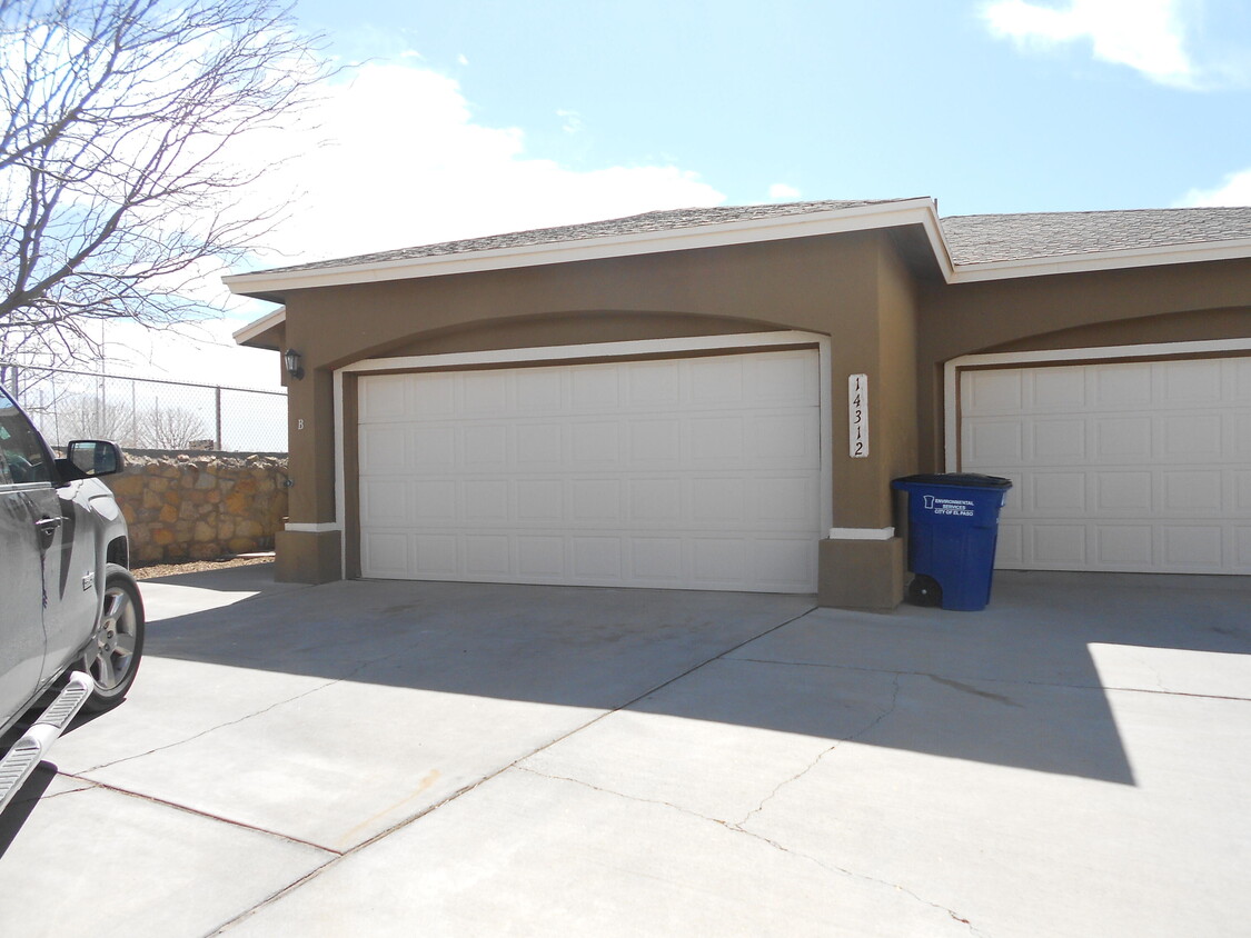 Primary Photo - 14312 Pancho Gonzalez Ct